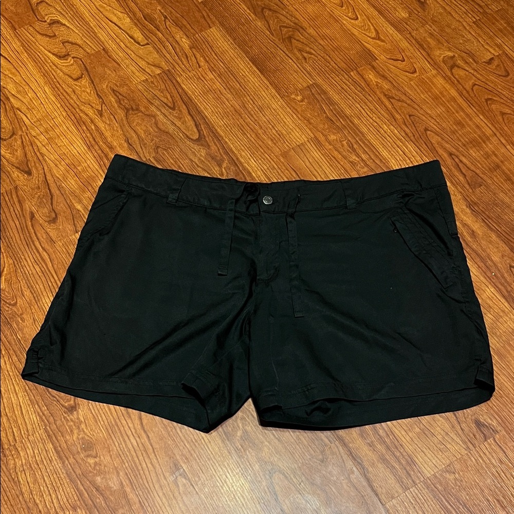 Magellan Outdoors Black Women's Cargo Shorts